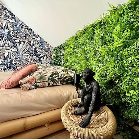Nuit Dans La Jungle - Love Room Souppes-sur-Loing Esterno foto