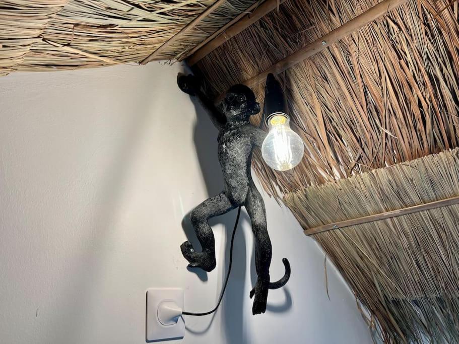 Nuit Dans La Jungle - Love Room Souppes-sur-Loing Esterno foto