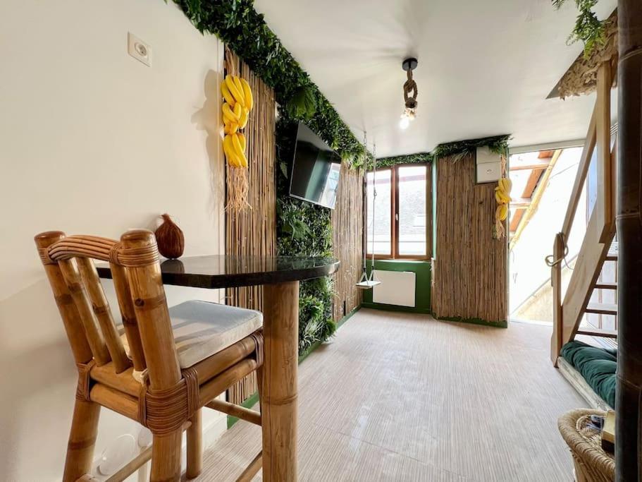 Nuit Dans La Jungle - Love Room Souppes-sur-Loing Esterno foto