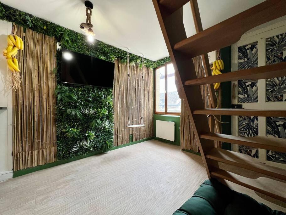 Nuit Dans La Jungle - Love Room Souppes-sur-Loing Esterno foto